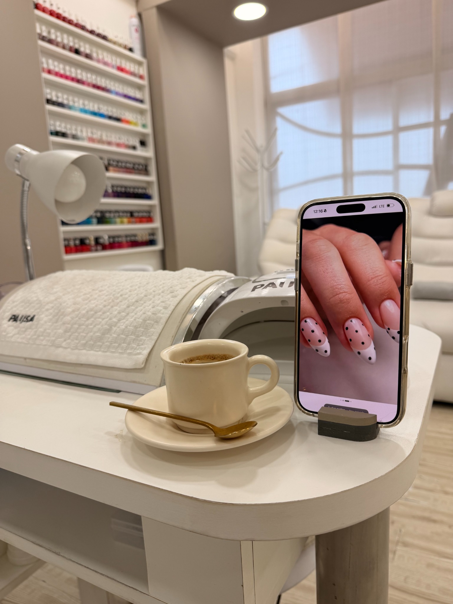Experiencia de manicura en Pausa